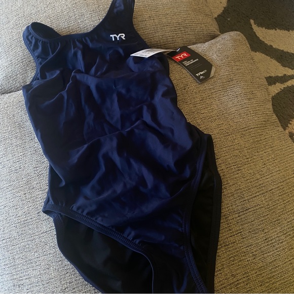 TYR Women's Durafast Elite Solid Maxfit Swimsuit - Picture 7 of 16